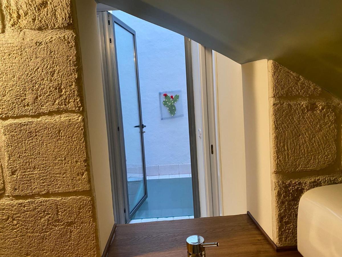 Casa Vacanze Disque Rouge Trani Exterior photo
