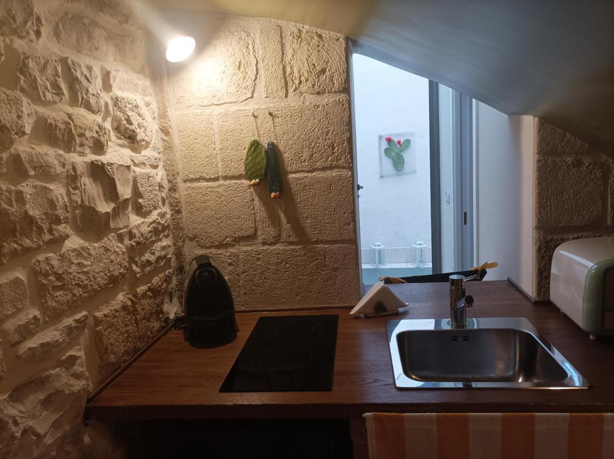 Casa Vacanze Disque Rouge Trani Exterior photo